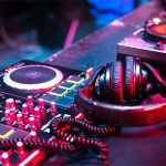 Quand le DJ fonctionnaire se fait couper le son par le Conseil d’État